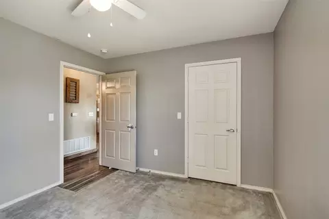 Bedroom - 309 E Franklin Ave, Electra, TX 76360 photo 3 of 4