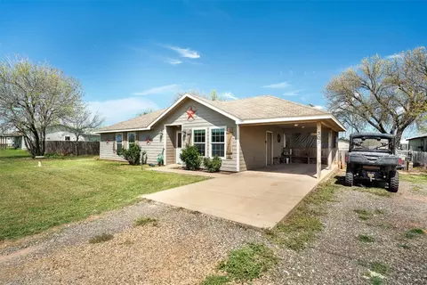 Exterior - 309 E Franklin Ave, Electra, TX 76360 photo 8 of 8