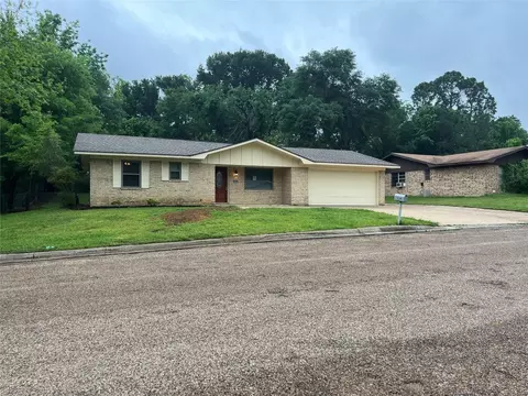1324 Forrest Dr, Canton, TX 75103