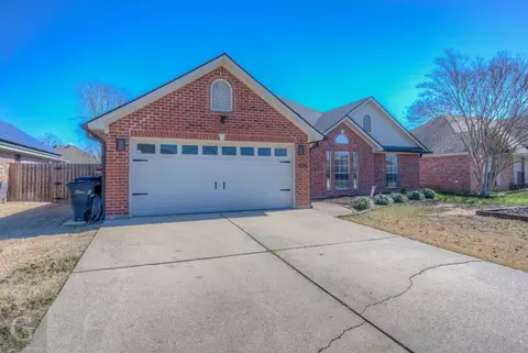 5781 Gold Crest Dr, Bossier City, LA 71112