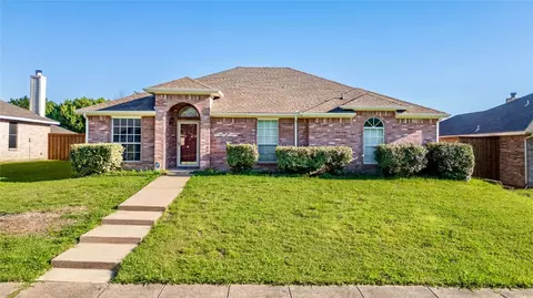 1749 Gentry St, Lancaster, TX 75134