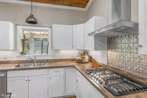 Kitchen - 2165 Evergreen Rd, Minden, LA 71055 photo 5 of 5