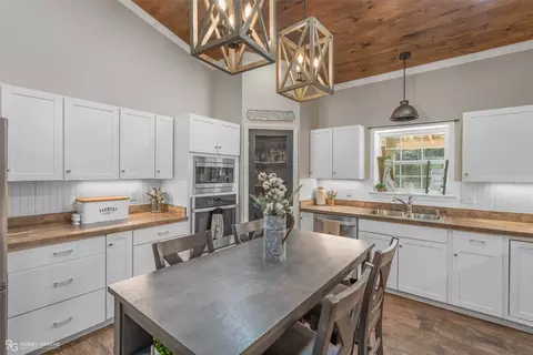 Kitchen - 2165 Evergreen Rd, Minden, LA 71055 photo 3 of 5