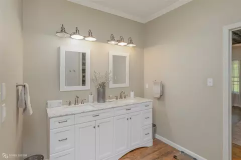 Bath - 2165 Evergreen Rd, Minden, LA 71055 photo 1 of 5