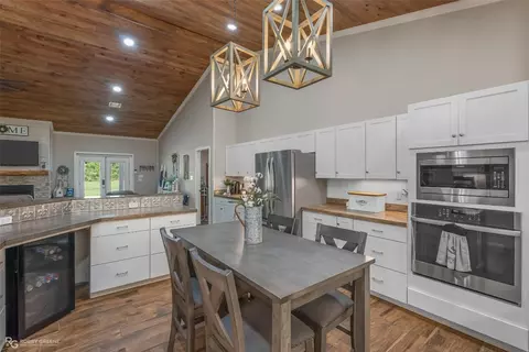 Kitchen - 2165 Evergreen Rd, Minden, LA 71055 photo 4 of 5