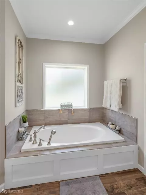Bath - 2165 Evergreen Rd, Minden, LA 71055 photo 3 of 5