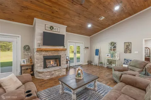 Living - 2165 Evergreen Rd, Minden, LA 71055 photo 1 of 6