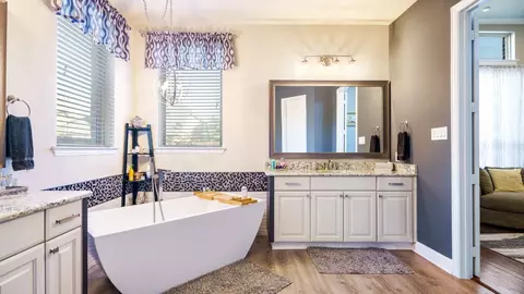 Bath - 6513 Elderberry Way, Argyle, TX 76226 photo 3 of 7