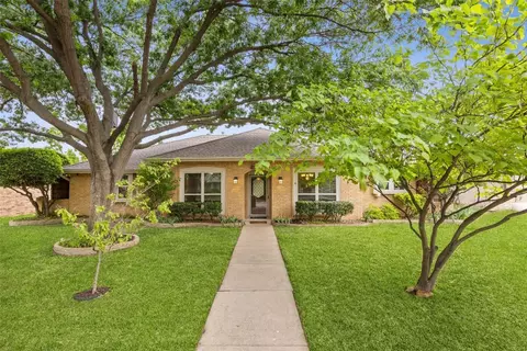 1942 Sussex Dr, Carrollton, TX 75007