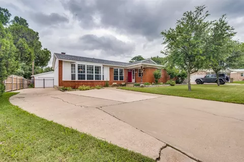 14126 Birchlawn Dr, Farmers Branch, TX 75234