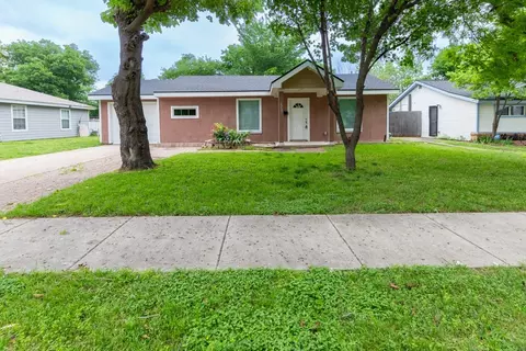 1237 Clarice St, Grand Prairie, TX 75051