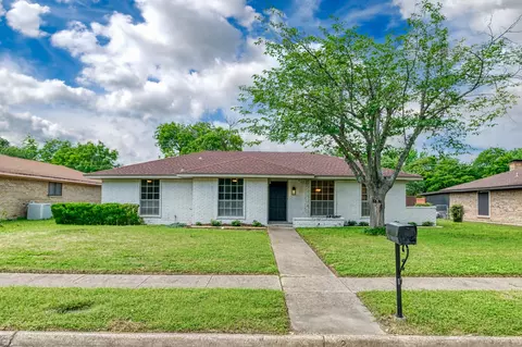 713 Donlee Rd, Lancaster, TX 75134