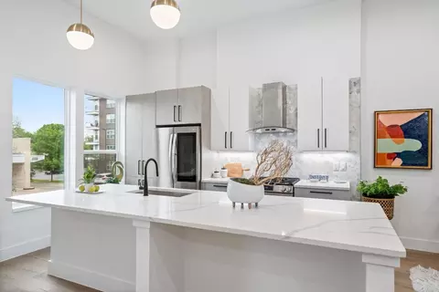 4208 Live Oak St #205, Dallas, TX 75204