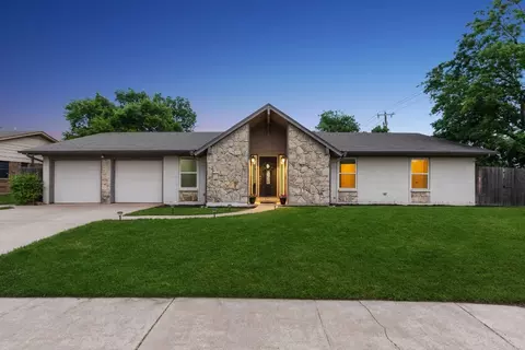 321 Wilson St, Crowley, TX 76036