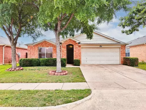 8300 Ranch Hand Trl, Fort Worth, TX 76131