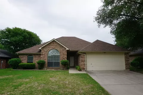 124 Sunny Meadows Dr, Burleson, TX 76028