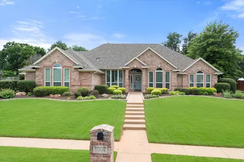 8804 Thornbridge Dr, North Richland Hills, TX 76182