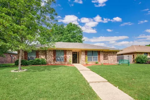 2006 Sierra Dr, Lewisville, TX 75077