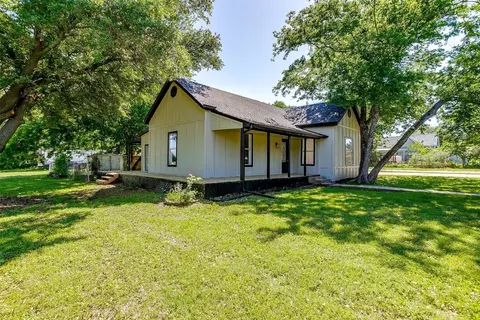 304 E Roosevelt Ave, Whitney, TX 76692