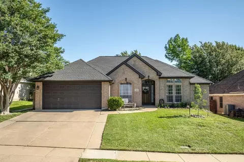 2103 Melissa Diane St, Mansfield, TX 76063