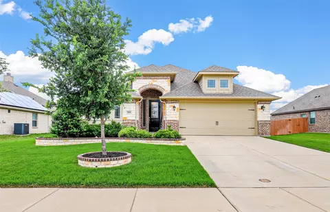 654 Roscoe Dr, Midlothian, TX 76065