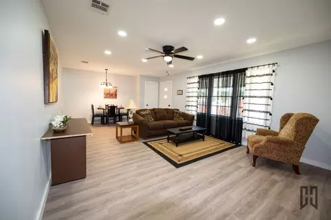 Living - 302 Britt St, Minden, LA 71055 photo 2 of 4