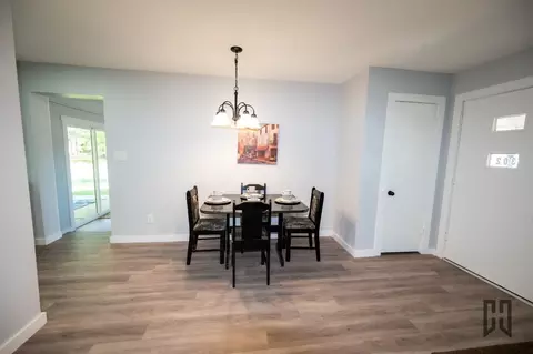 Dining - 302 Britt St, Minden, LA 71055 photo 1 of 2