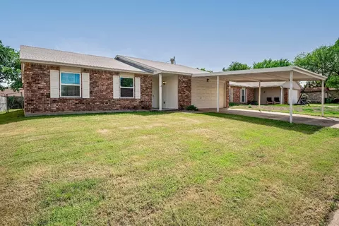 7116 Harwick Ln, North Richland Hills, TX 76182