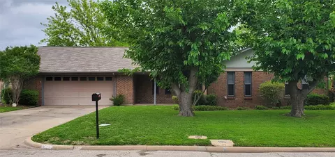3400 Bonnie Lea St, Greenville, TX 75402