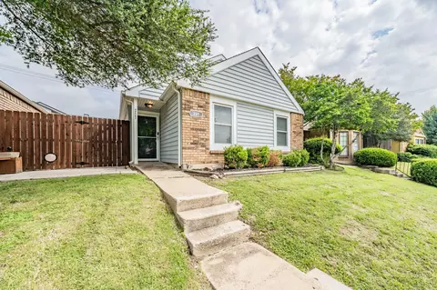 227 Teakwood Ln, Lewisville, TX 75067