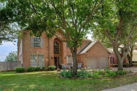 2718 Cobblestone Dr, Grapevine, TX 76051