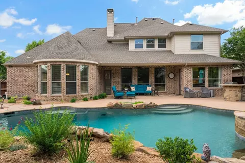 800 Glendevon Dr, Mckinney, TX 75071