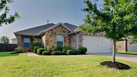 202 Gallop Ct, Waxahachie, TX 75165