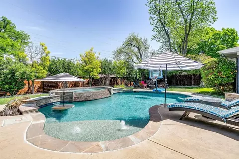 4124 Bilglade Rd, Fort Worth, TX 76109