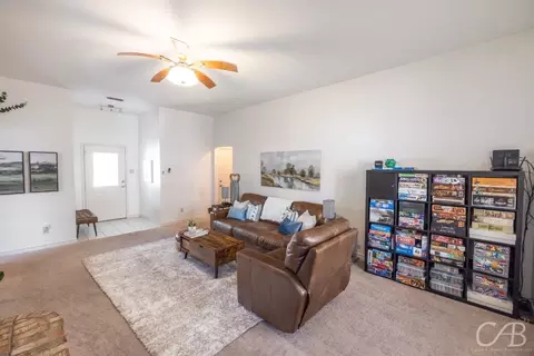 Living - 3918 Purdue Ln, Abilene, TX 79602 photo 3 of 4