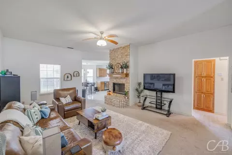 Living - 3918 Purdue Ln, Abilene, TX 79602 photo 1 of 4