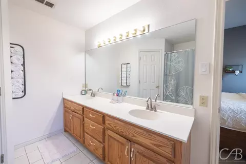 Bath - 3918 Purdue Ln, Abilene, TX 79602 photo 2 of 3
