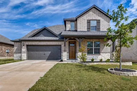2831 Grand Lookout Ln, Arlington, TX 76001