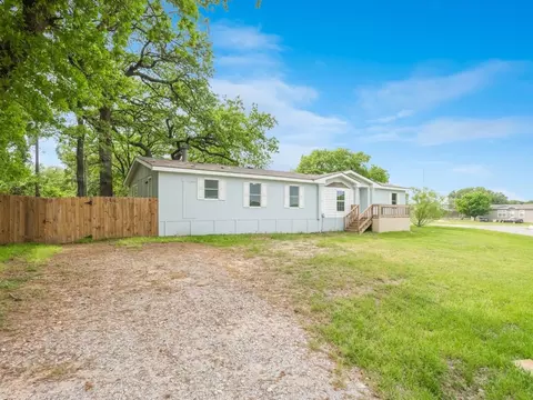 1845 Sheila Dr, Pelican Bay, TX 76020