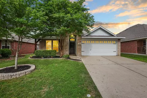 1615 Wildflower Dr, Waxahachie, TX 75165