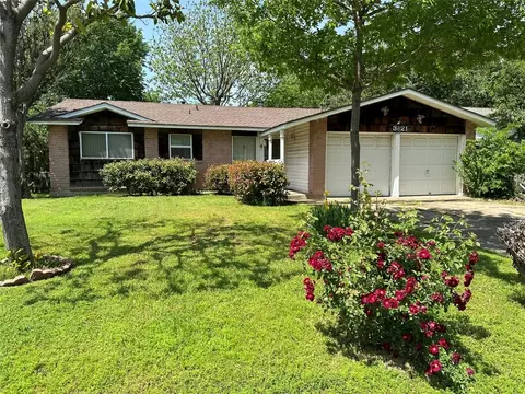 3021 Harvard St N, Irving, TX 75062