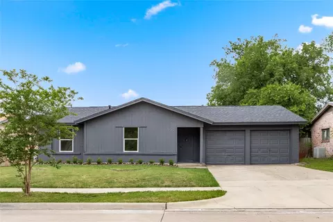 1510 Winderemere Dr, Arlington, TX 76014