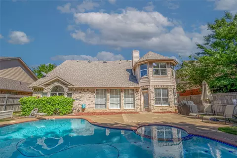 6102 Pinwood Cir, Arlington, TX 76001
