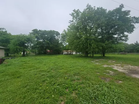 312 W Williams St, Wolfe City, TX 75496