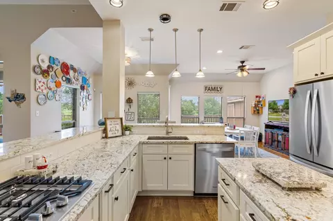 418 Mustang Dr, Sunnyvale, TX 75182