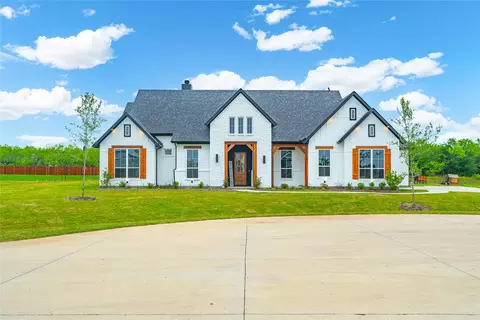 8230 Drew Ln, Midlothian, TX 76065