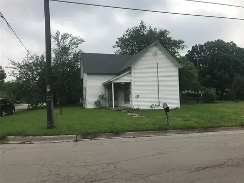 426 N Clements St, Gainesville, TX 76240