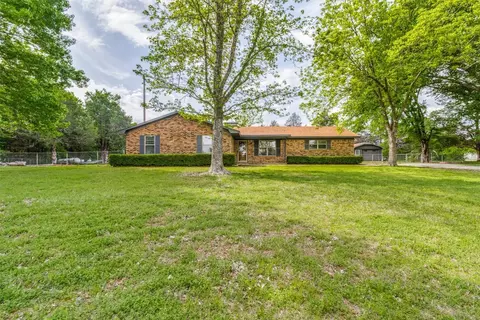 188 Martin Dr, Denison, TX 75021
