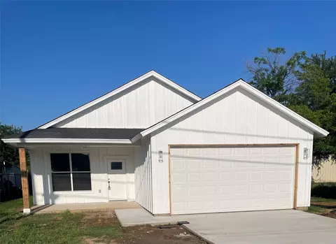 410 N Knox St, Jacksboro, TX 76458
