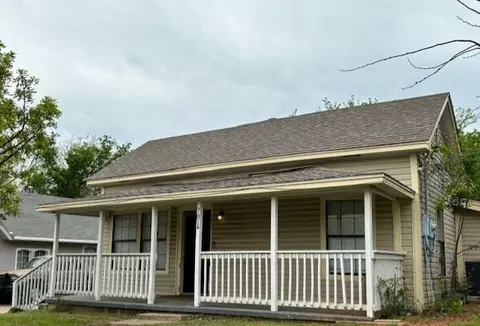 701 N Ruddell St #A, Denton, TX 76209